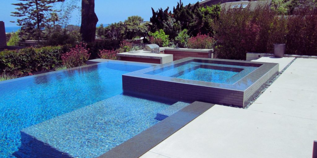 Infinity-Edge Pools